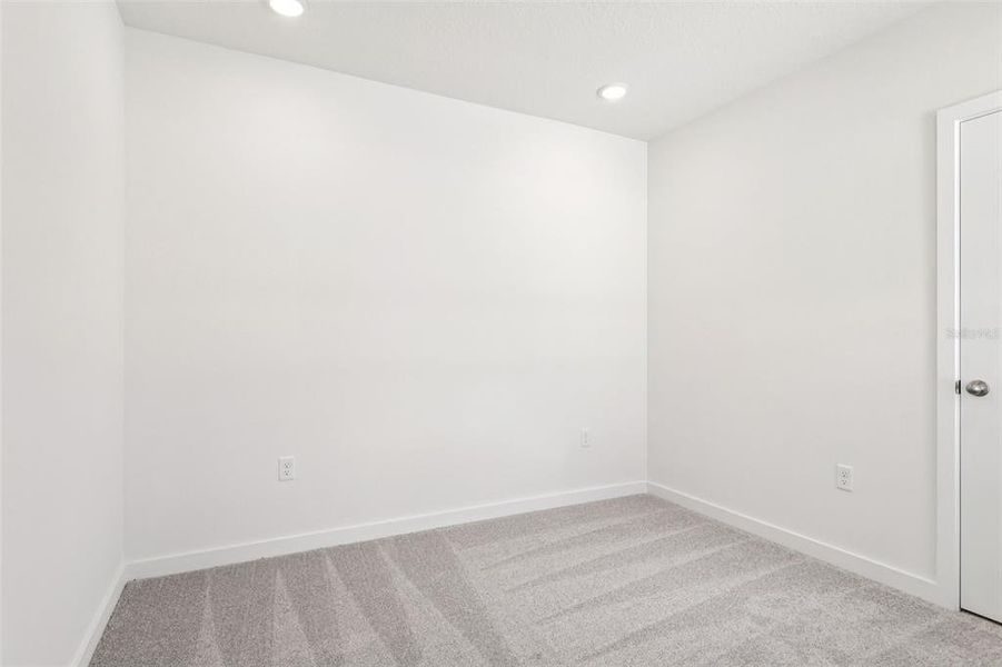 Spacious, unfurnished interior of a new home in Hamilton Bluff, Haines City (Image 20).