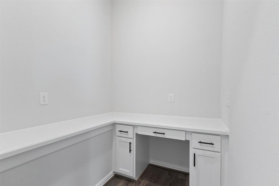 Spacious, unfurnished interior of a new home in Oakwood Estates, Waller (Image 29).