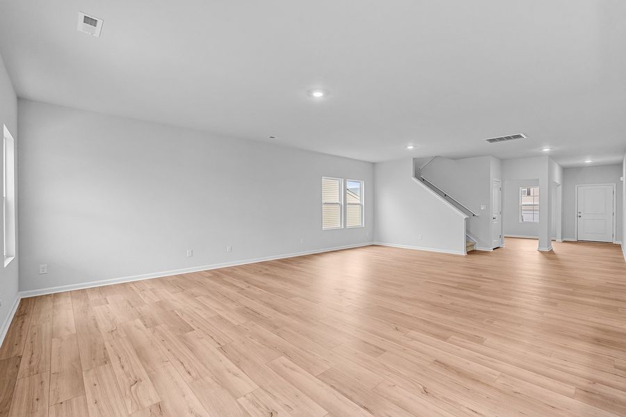 Spacious, unfurnished interior of a new home in Hanes Lake, Winston-Salem (Image 25).