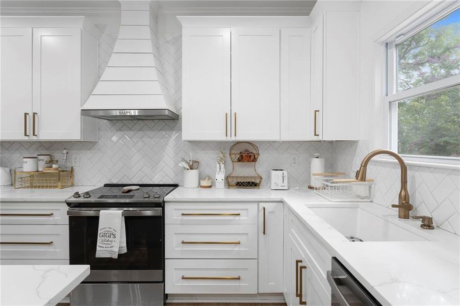 Furnished interior view inside a new home in , Snellville (Image 37).