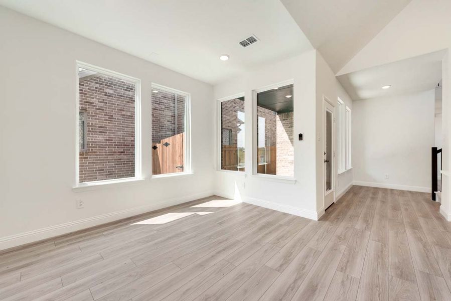 Spacious, unfurnished interior of a new home in Elevon, Lavon (Image 27).
