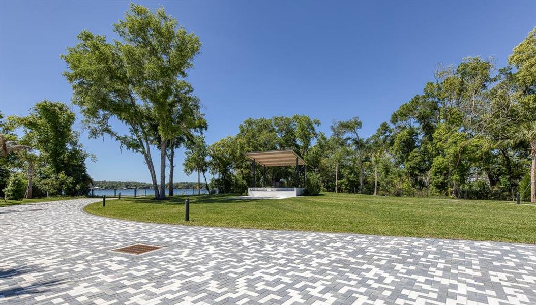 Community amenities in , Deland (Image 38).