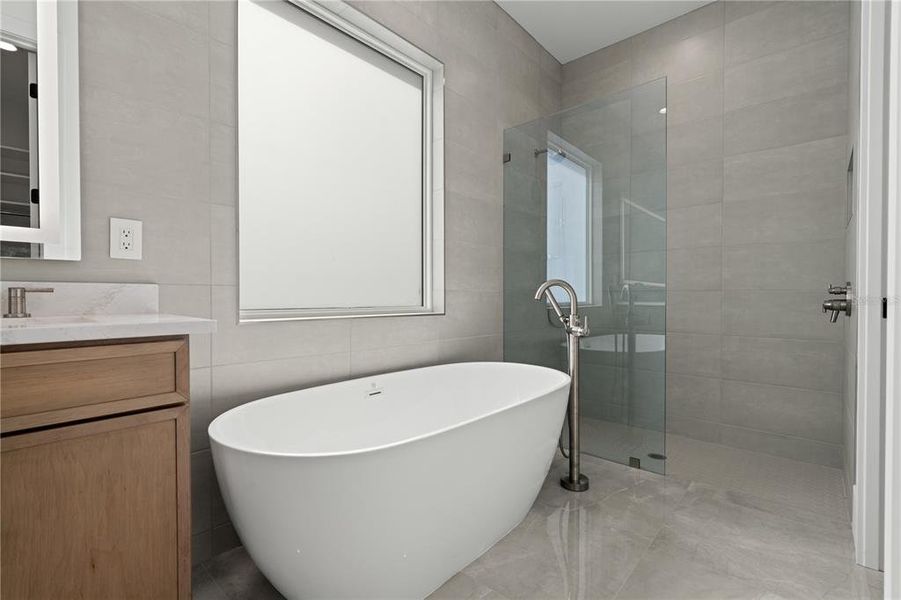 Furnished interior view inside a new home in , New Smyrna Beach (Image 16).