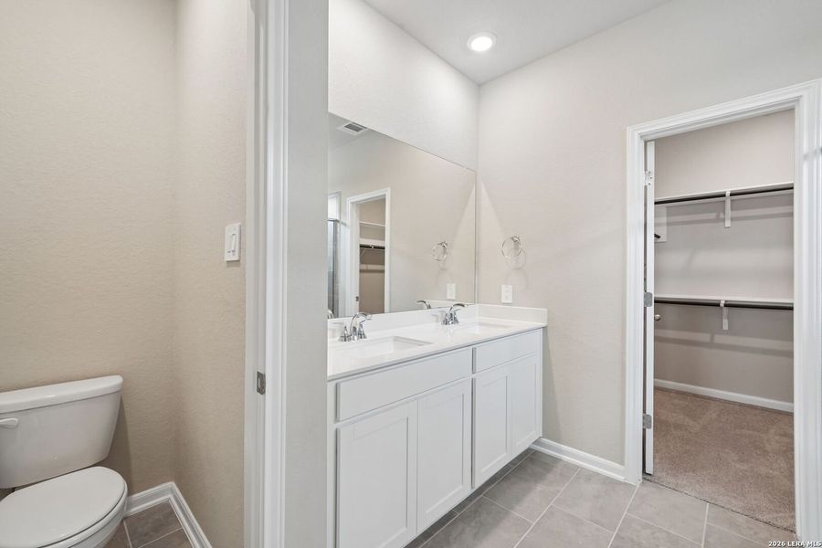 Furnished interior view inside a new home in Thomas Pond, San Antonio (Image 9).