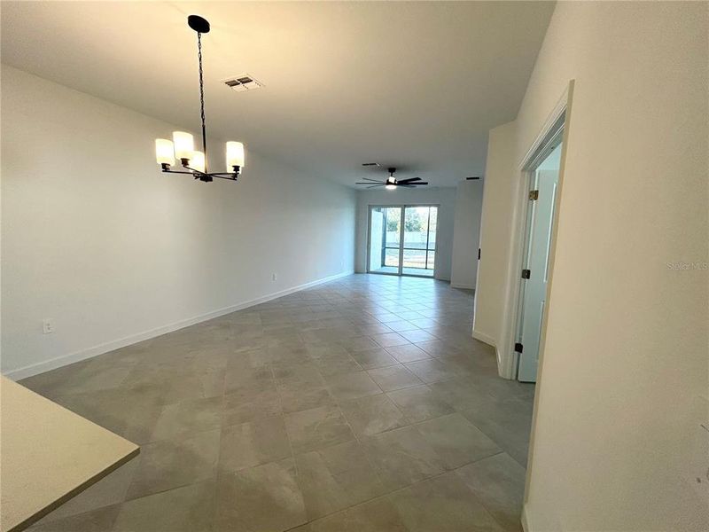 Spacious, unfurnished interior of a new home in , Englewood (Image 9).