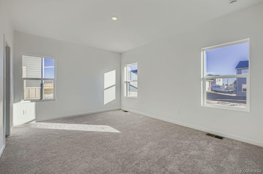 Spacious, unfurnished interior of a new home in Ledge Rock: The Petal Collection, Johnstown (Image 9).