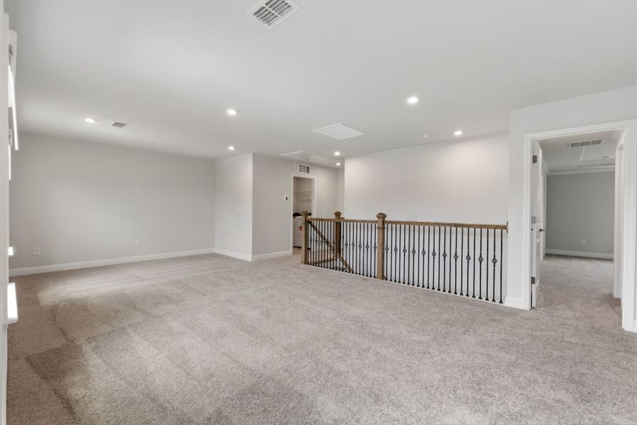 Spacious, unfurnished interior of a new home in Solserra, Shallotte (Image 26).