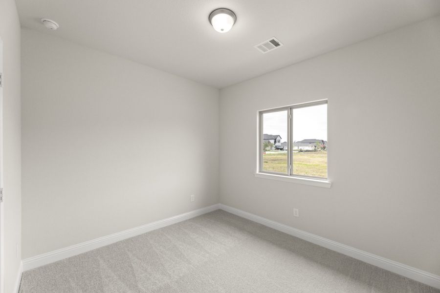 Spacious, unfurnished interior of a new home in Keeneland, Aubrey (Image 35).