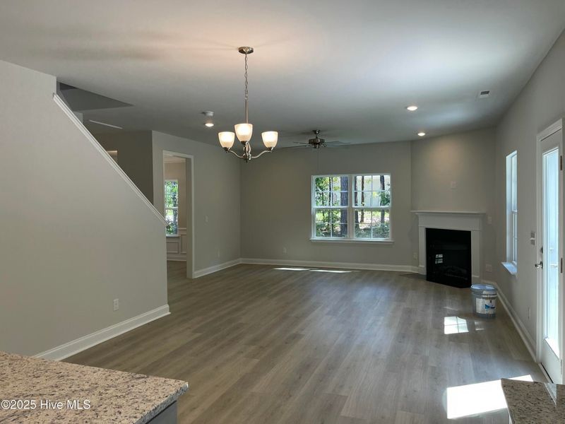 Spacious, unfurnished interior of a new home in Mill Creek Cove, Bolivia (Image 11).