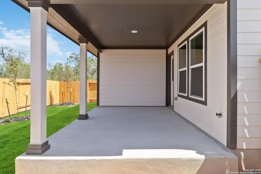 Spacious, unfurnished interior of a new home in Applewhite Meadows, San Antonio (Image 19).