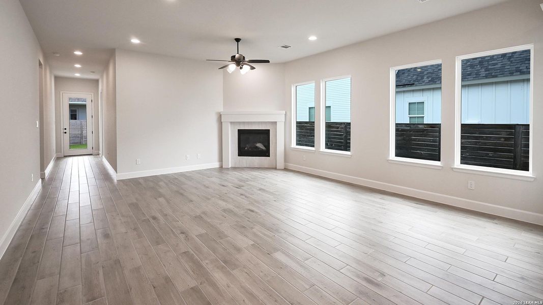 Spacious, unfurnished interior of a new home in Solms Landing, New Braunfels (Image 22).