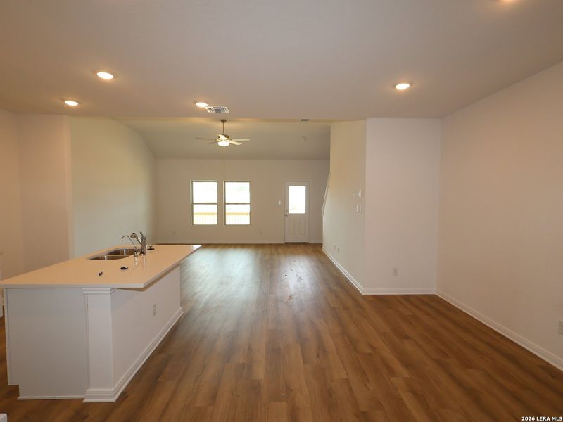Spacious, unfurnished interior of a new home in Agave, San Antonio (Image 21).