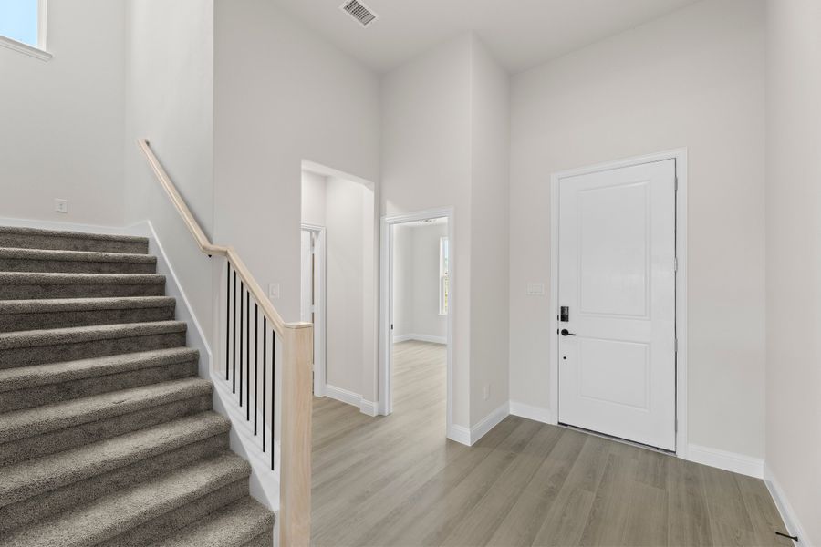 Representative unfurnished interior of a home built from the Honor by Rockwell Homes in Creekside, Royse City (Image 61).