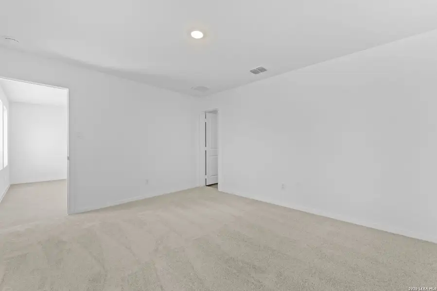 Spacious, unfurnished interior of a new home in Higdon Crossing, San Antonio (Image 33). Spacious, unfurnished interior of a new home in Higdon Crossing, San Antonio (Image 33).