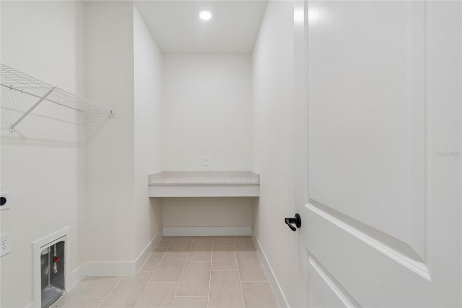 Spacious, unfurnished interior of a new home in Gracewater at Sarasota, Sarasota (Image 37).