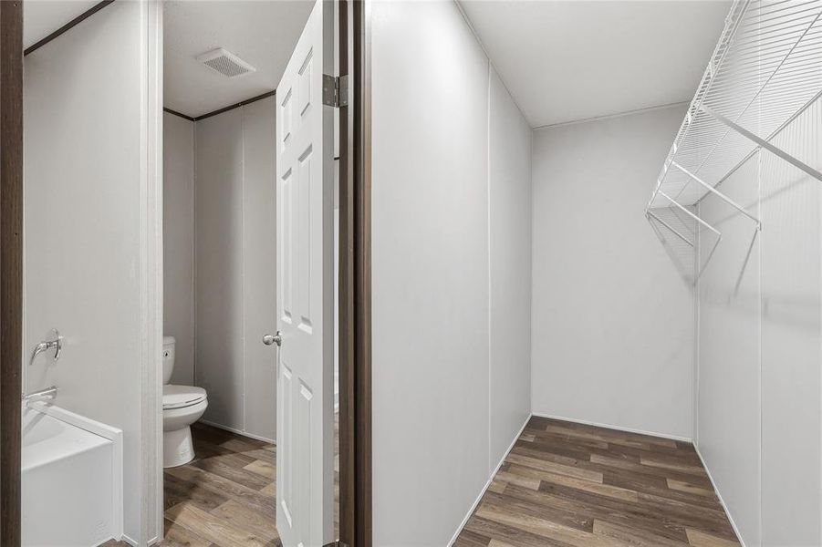 Walk-in closet