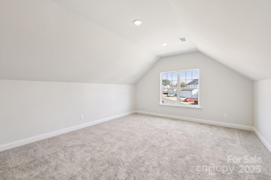 Spacious, unfurnished interior of a new home in Edgewood Preserve, Huntersville (Image 17).