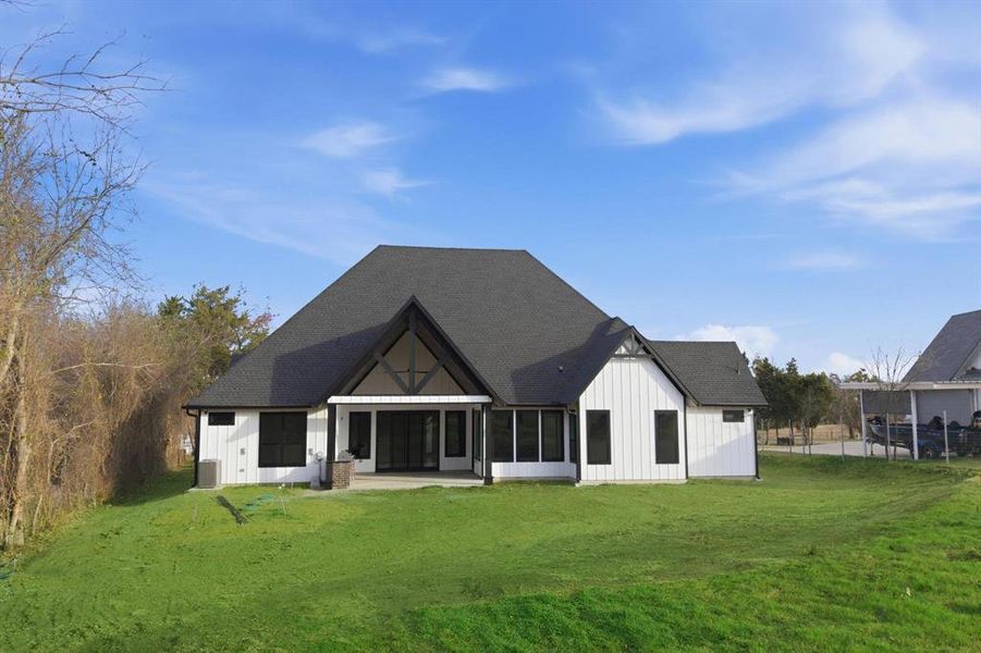 Exterior details and patio area of a home in , Ennis (Image 3).