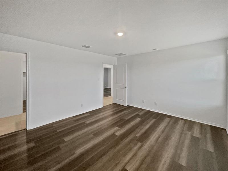 Spacious, unfurnished interior of a new home in , Forney (Image 14).