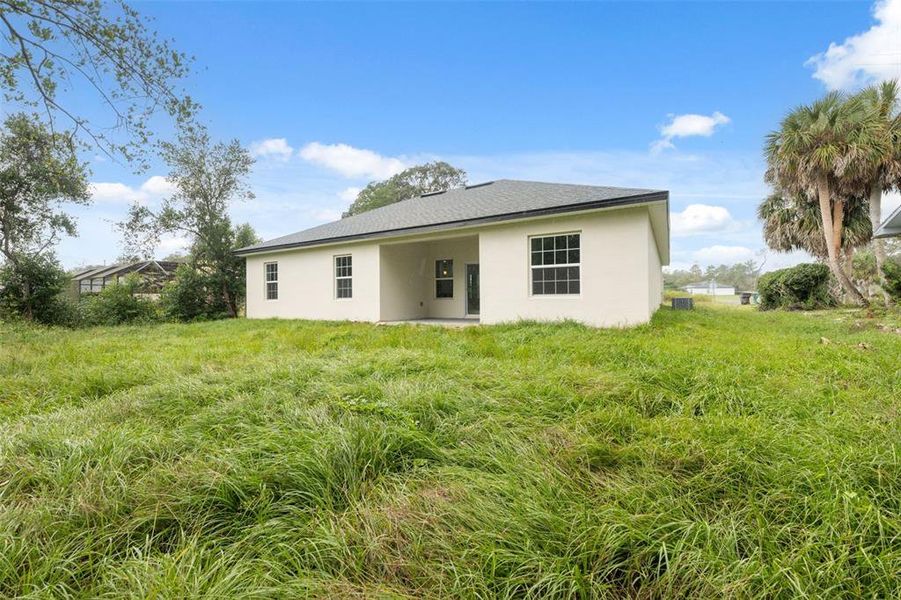 Exterior details and patio area of a home in , Ocala (Image 18).