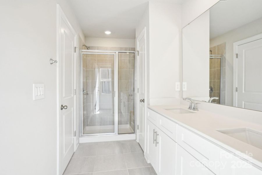 Image 22 of a home in Crossrail Station.