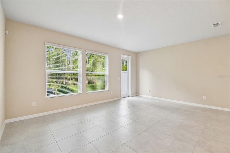 Spacious, unfurnished interior of a new home in , Daytona Beach (Image 17).