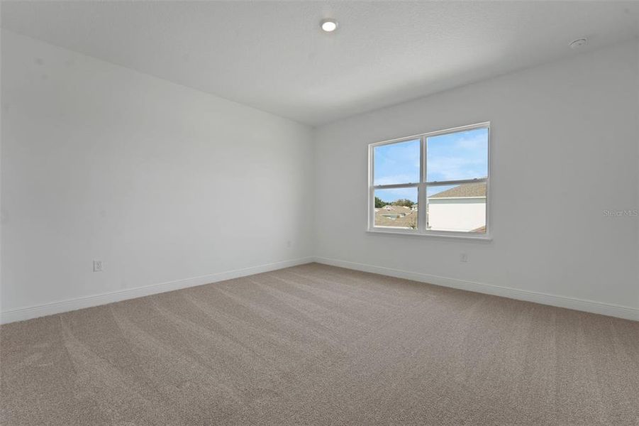 Spacious, unfurnished interior of a new home in Crossroads at Kelly Park, Apopka (Image 25).