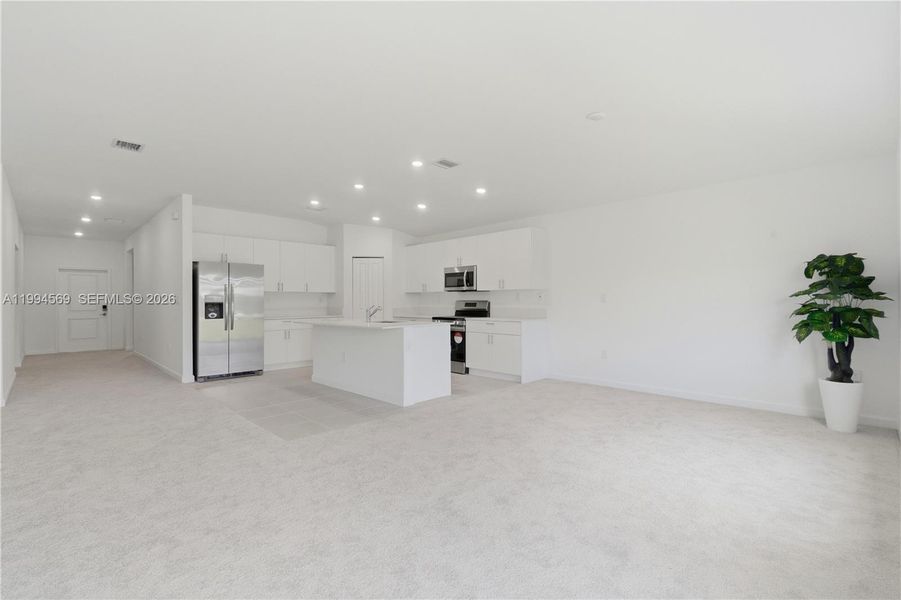 Spacious, unfurnished interior of a new home in , Homestead (Image 21).