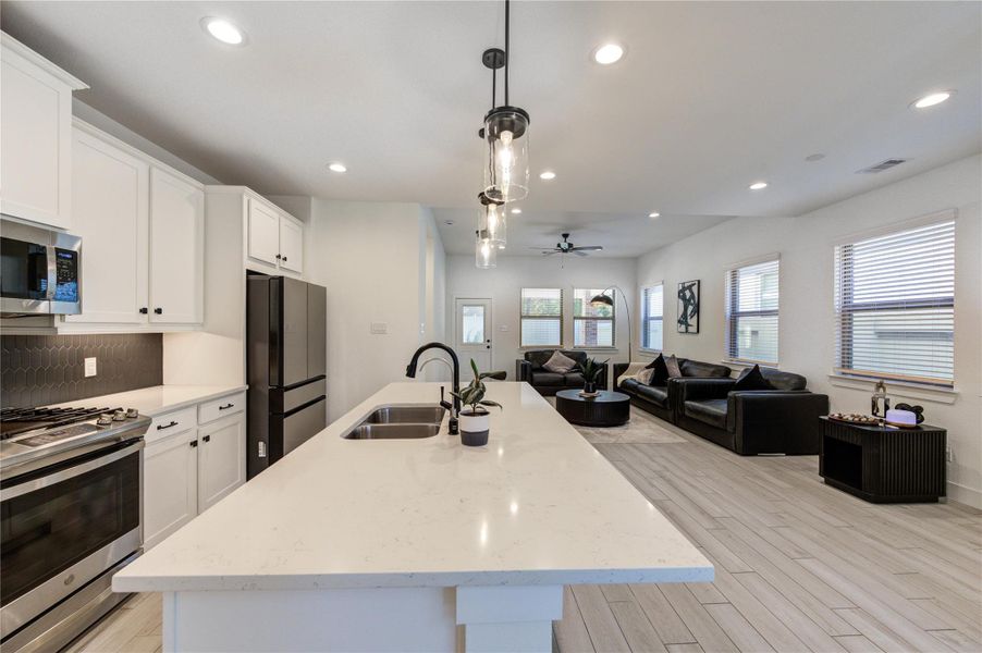 Furnished interior view inside a new home in Harper’s Preserve, Conroe (Image 14).