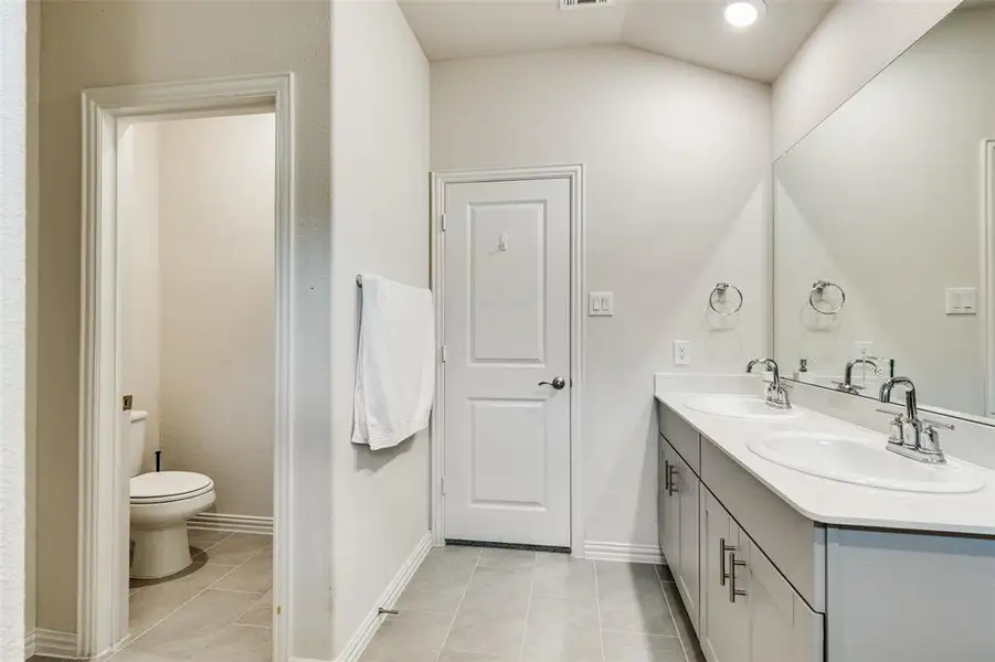 Image 13 of a home in Ventana. Image 13 of a home in Ventana.