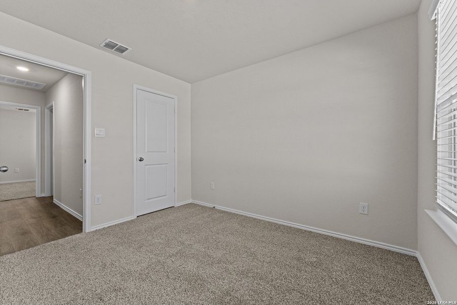 Spacious, unfurnished interior of a new home in High Garden, Comfort (Image 12).