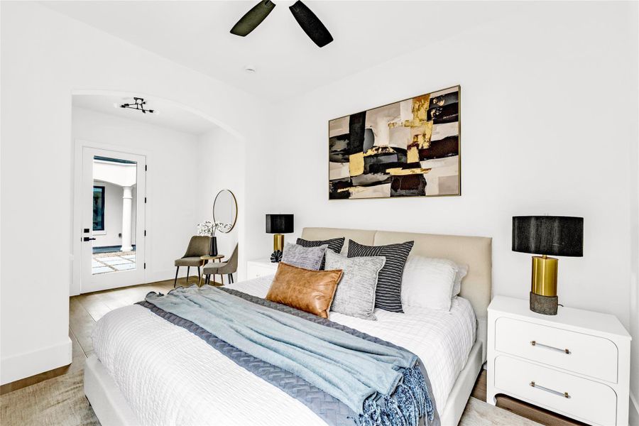 The casita/guest suite comfortably fits a king-size bed with two full-size nightstands. The casita/guest suite comfortably fits a king-size bed with two full-size nightstands.