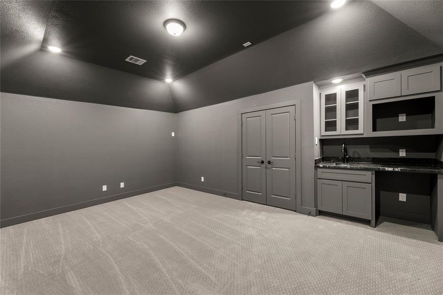 23. 12054 Willow Manor - Media