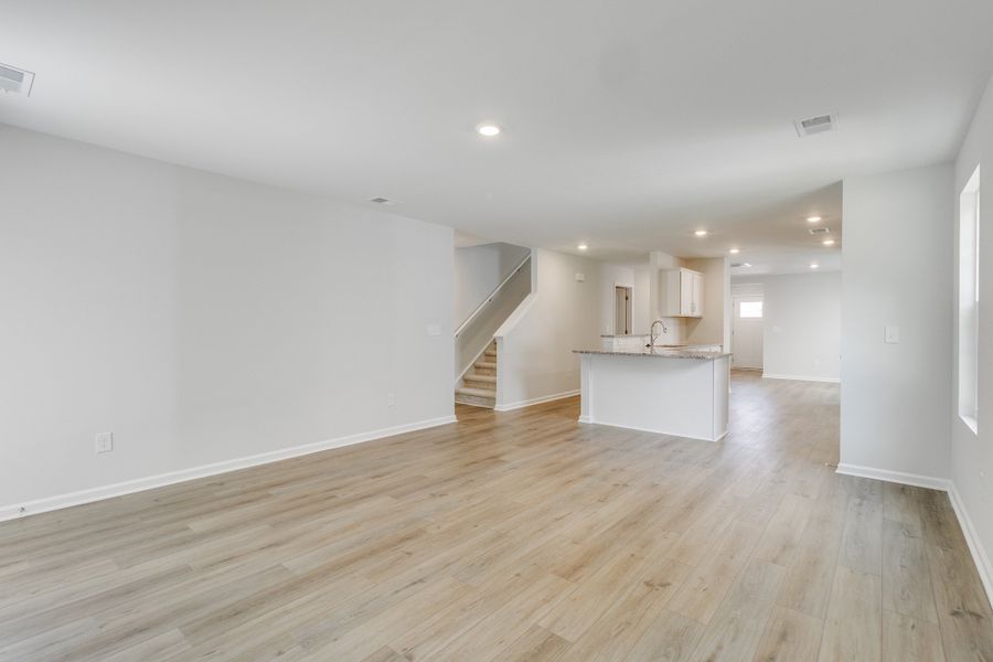 Spacious, unfurnished interior of a new home in Ellington, Elgin (Image 20).
