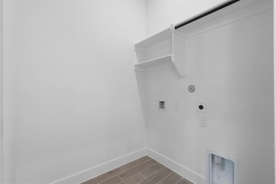 Spacious, unfurnished interior of a new home in Emory Glen, Magnolia (Image 10). Spacious, unfurnished interior of a new home in Emory Glen, Magnolia (Image 10).