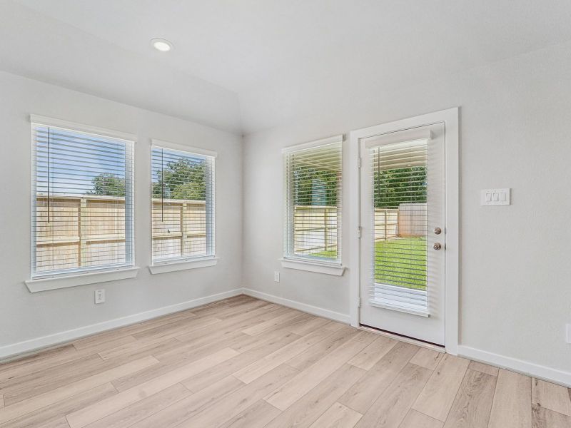 Spacious, unfurnished interior of a new home in Massey Oaks - Premier Series, Pearland (Image 11).