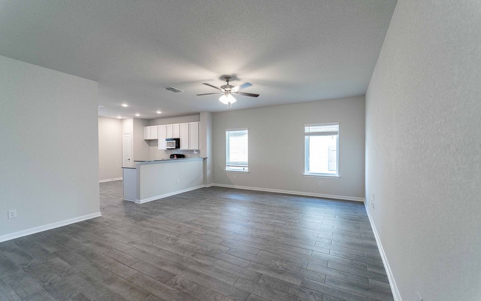 Spacious, unfurnished interior of a new home in Hickory Ridge, Elmendorf (Image 8). Spacious, unfurnished interior of a new home in Hickory Ridge, Elmendorf (Image 8).