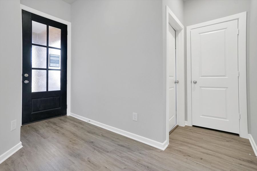 Spacious, unfurnished interior of a new home in Sunterra 50s, Katy (Image 15). Spacious, unfurnished interior of a new home in Sunterra 50s, Katy (Image 15).