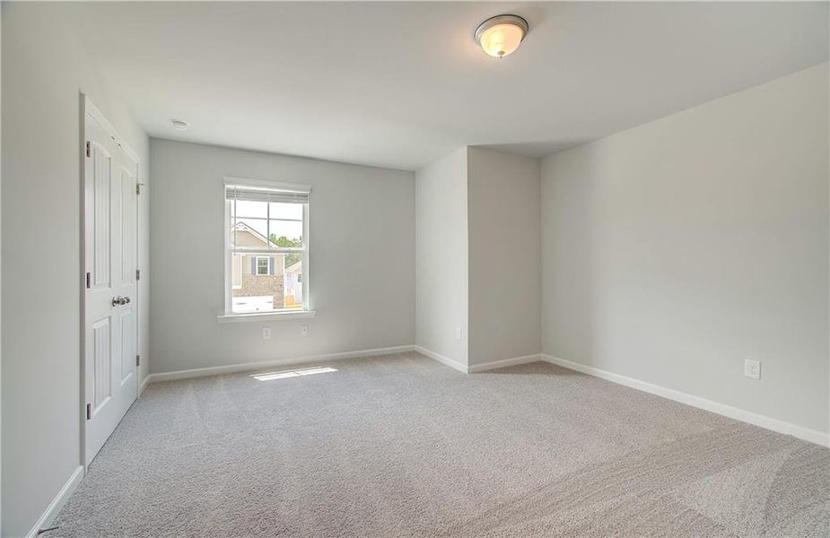 Spacious, unfurnished interior of a new home in Enclave at Evergreen, Fairburn (Image 24).