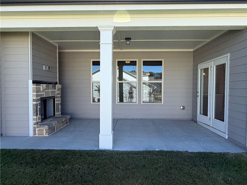 Exterior details and patio area of a home in , Jefferson (Image 3).