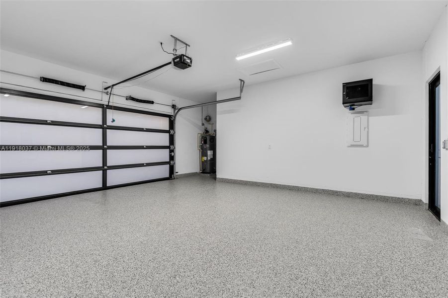 Spacious, unfurnished interior of a new home in , Cutler Bay (Image 75).