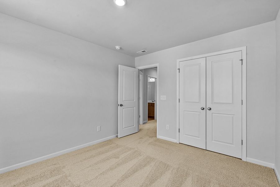 Spacious, unfurnished interior of a new home in Hanes Lake, Winston-Salem (Image 23).