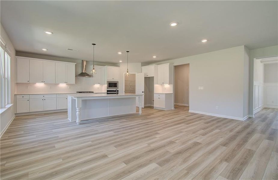 Spacious, unfurnished interior of a new home in Grandview at Millers Mill, Stockbridge (Image 18).