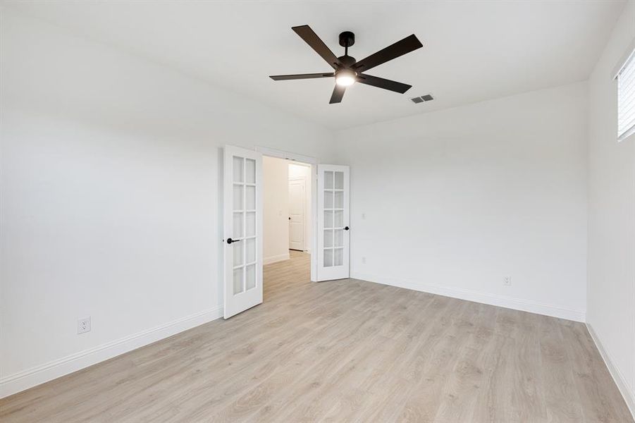 Spacious, unfurnished interior of a new home in Terracina, Rockwall (Image 16).