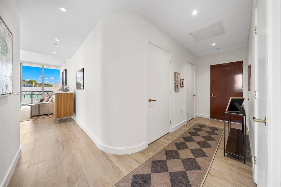 Private Entrance Foyer Private Entrance Foyer