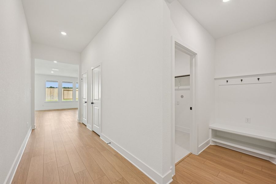 Representative unfurnished interior of a home built from the Hoyt by Risewell Homes in The Canopies, Splendora (Image 7).