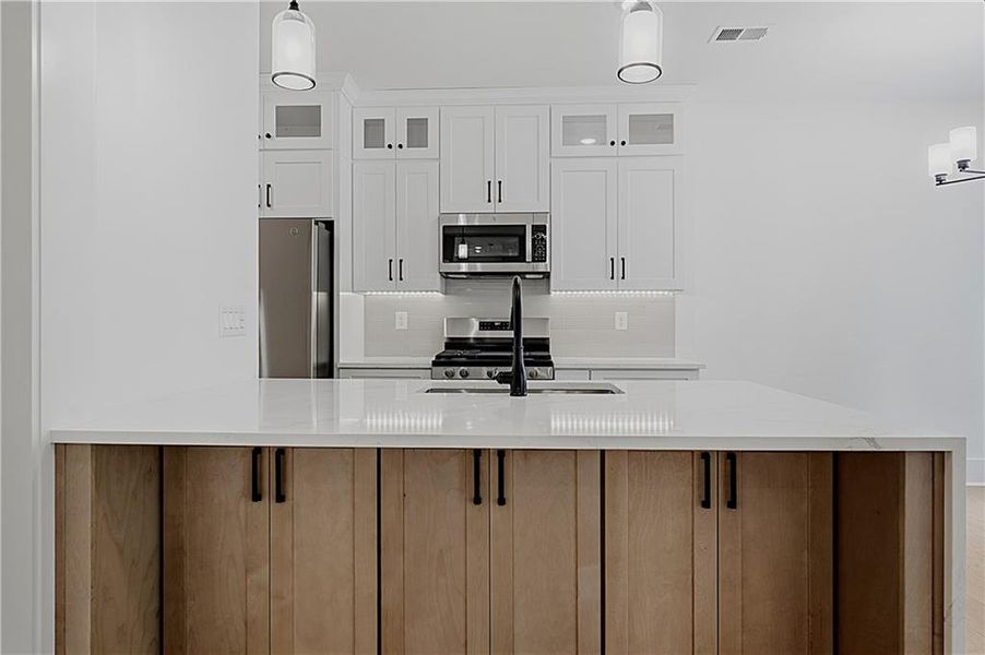 Furnished interior view inside a new home in , Gainesville (Image 10).