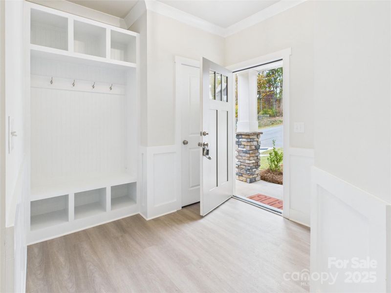 Spacious, unfurnished interior of a new home in Kinghurst Cove, Charlotte (Image 30). Spacious, unfurnished interior of a new home in Kinghurst Cove, Charlotte (Image 30).