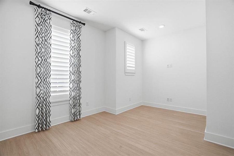 Spacious, unfurnished interior of a new home in Karis, Crowley (Image 28).