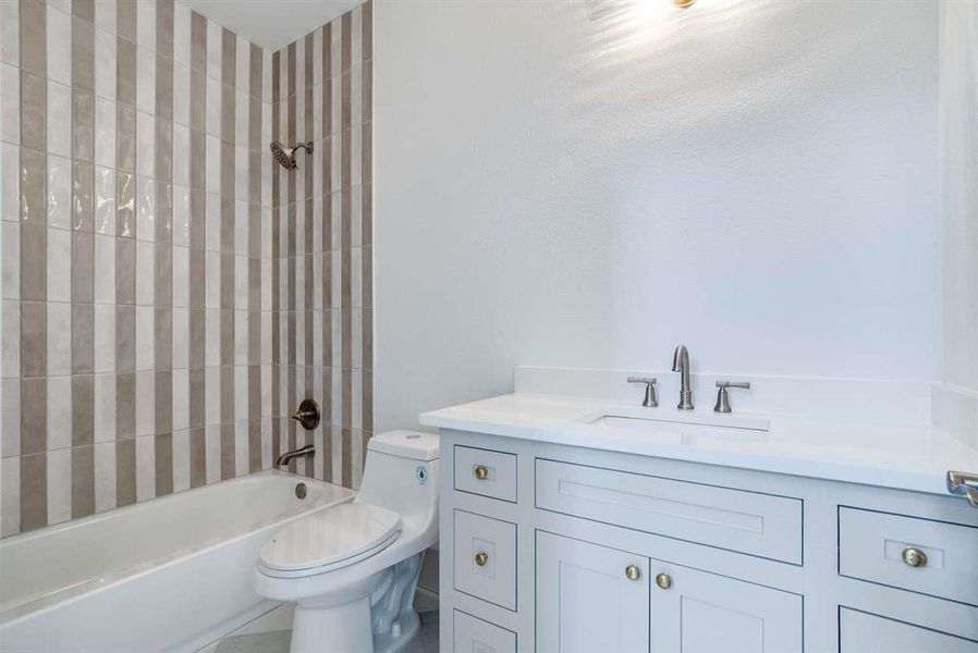 Furnished interior view inside a new home in , Joshua (Image 29).